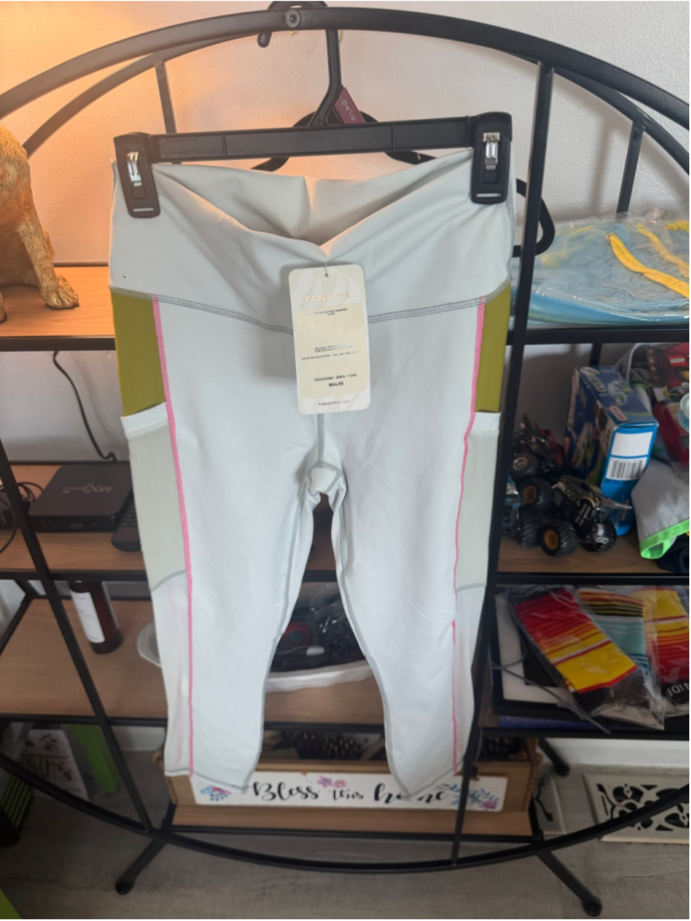 Women's Fabletics Capri Leggings Size M White Green